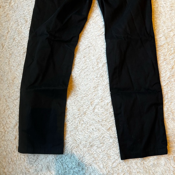 NWOT, CHINO PANT CLASSIC FIT STRAIGHT LEG NATURALLY WRINKLE-RESISTANT - Picture 16 of 16